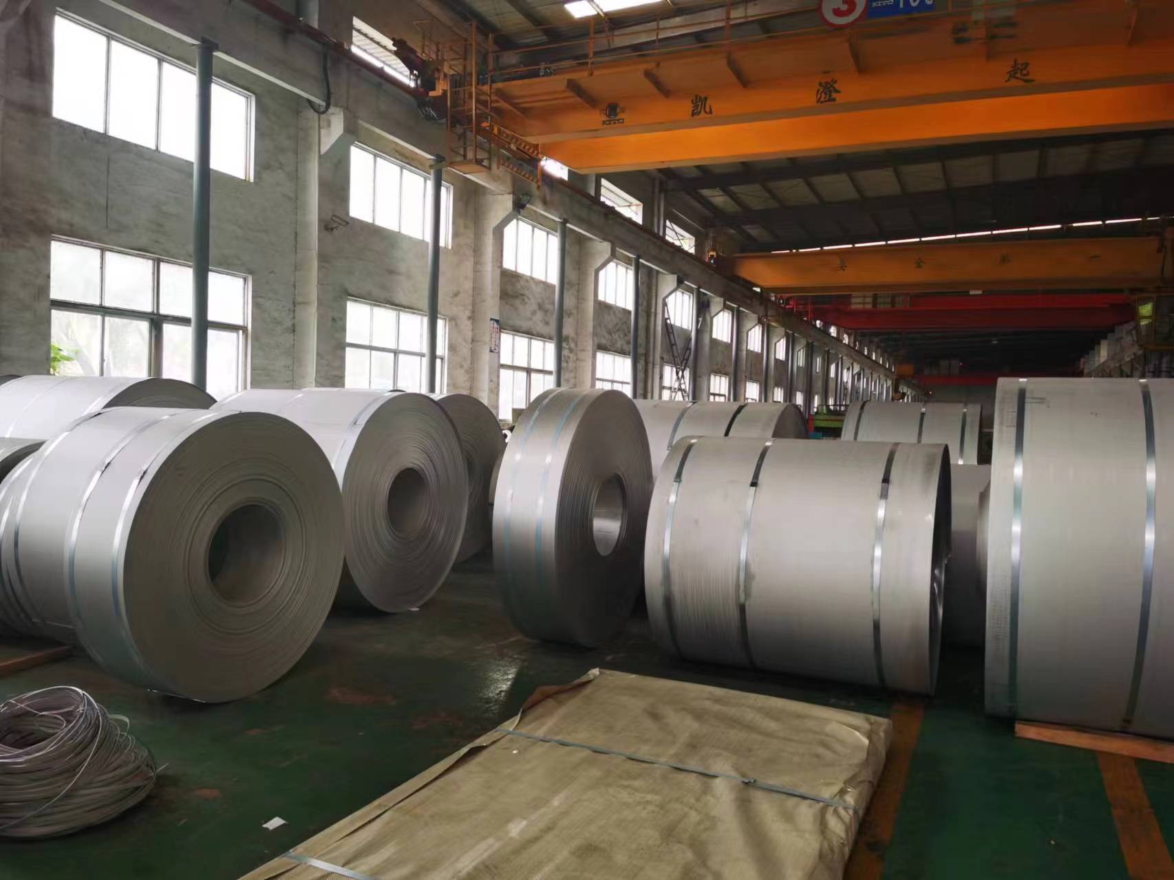 บล็อกบริษัทล่าสุดเกี่ยวกับ Stainless Steel Sheet Buying Guide: Grades, Surface Finish and Thickness Tolerance for Industrial Applications